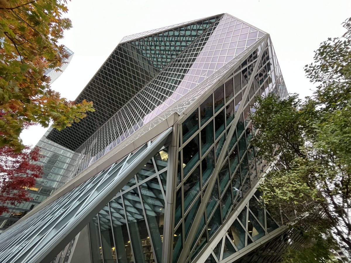 Seattle's Central Library (courtesy of Truc Nguyen).